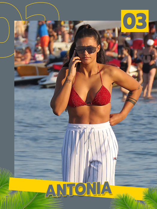 Au incendiat plaja, chiar și semi-dezbrăcate! Imagini HOT cu Antonia, Bianca Drăgușanu, Iuliana Pepene, iar lista e lungă!