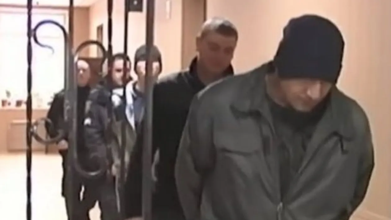 Caz înfiorător de canibalism, lângă România! Un tată și fiul său au tranșat un polițist, iar ce a urmat depășește granițele unui film de groază