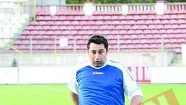 Ex-ministrul de interne si-a luat echipa de fotbal
