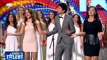 Ma uit la voi ca la un tablou minunat Juriul de la Romanii au Talent a fost CUCERIT de cel mai frumos cor! Vor merge mai departe