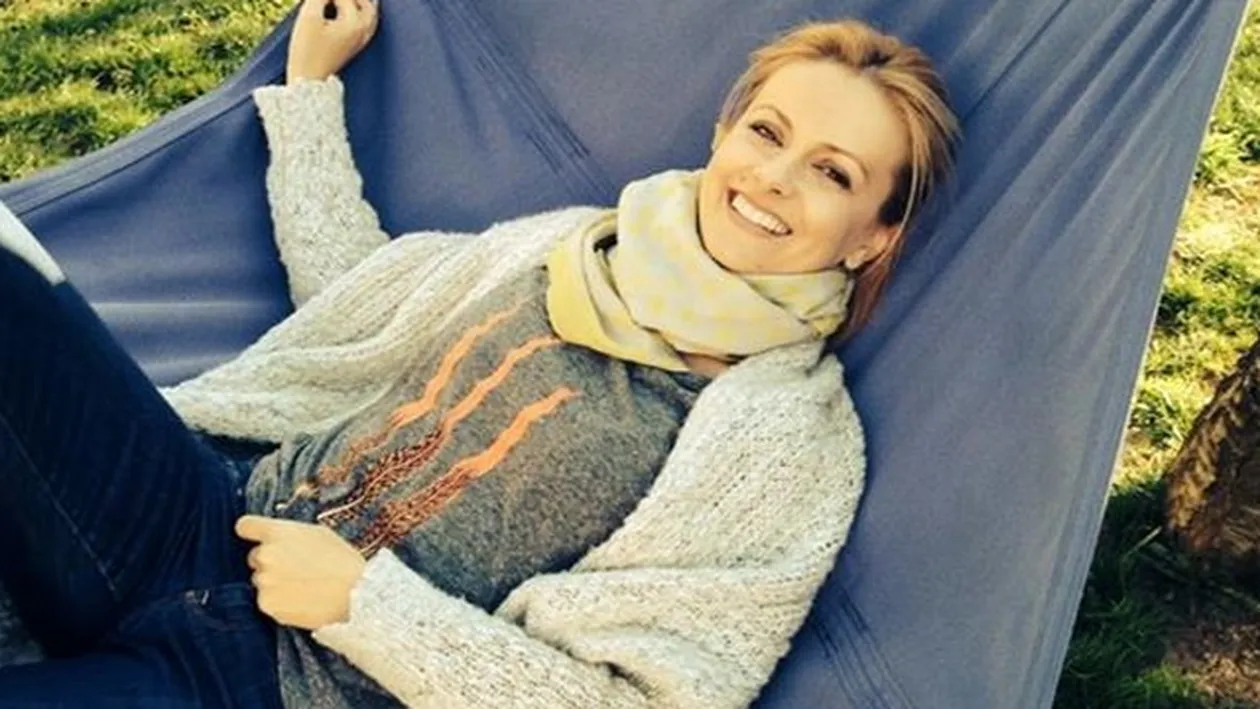 In timp ce noi ciocneam oua rosii de Paste, Simona Gherghe era departe de toate astea! Vezi ce a facut prezentatoarea de sarbatori