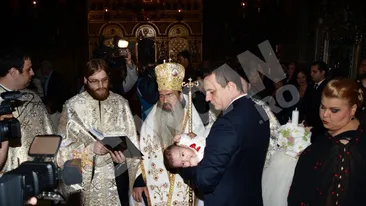 Familia Prigoana, asteptata cu covorul rosu la botezul fiului lor