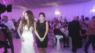 Bianca Dragusanu a aruncat buchetul de mireasa, iar ea l-a prins. Cine e bruneta care, conform traditiei, urmeaza sa se marite