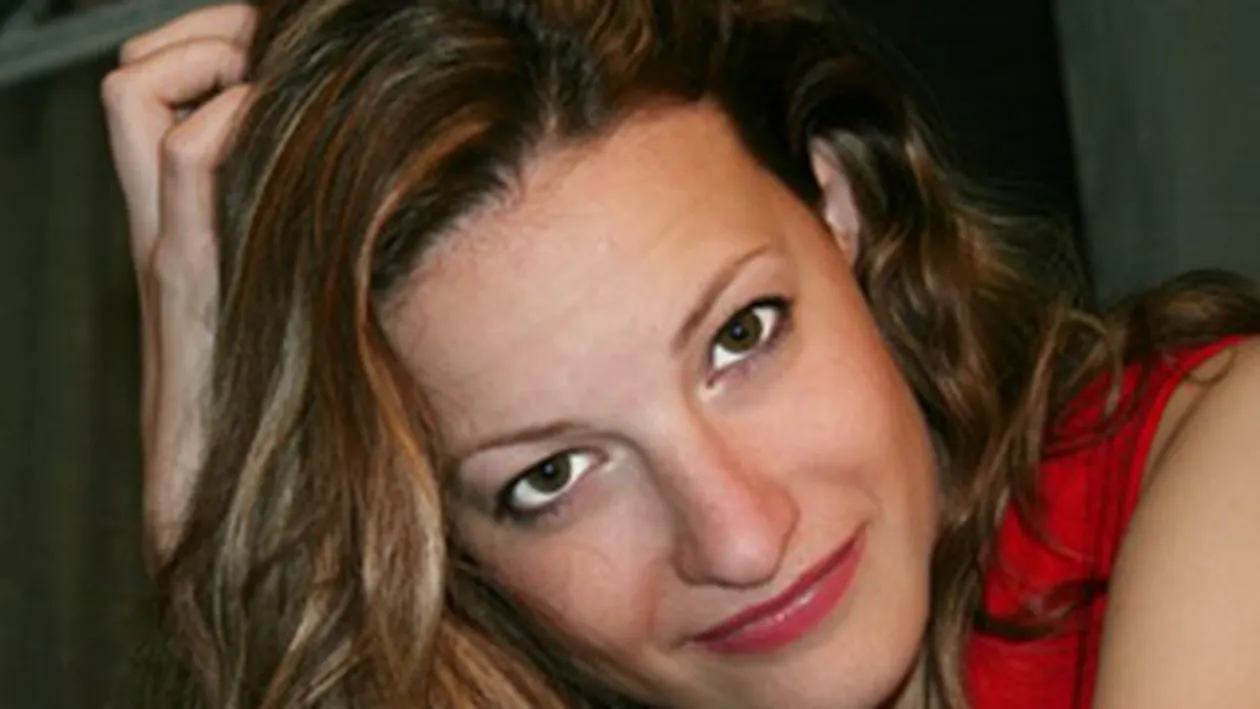 Roxana Andronescu a lucrat cot la cot cu redactorii CANCAN pentru Andreea Popescu: Am facut bratarici pentru ca pot!