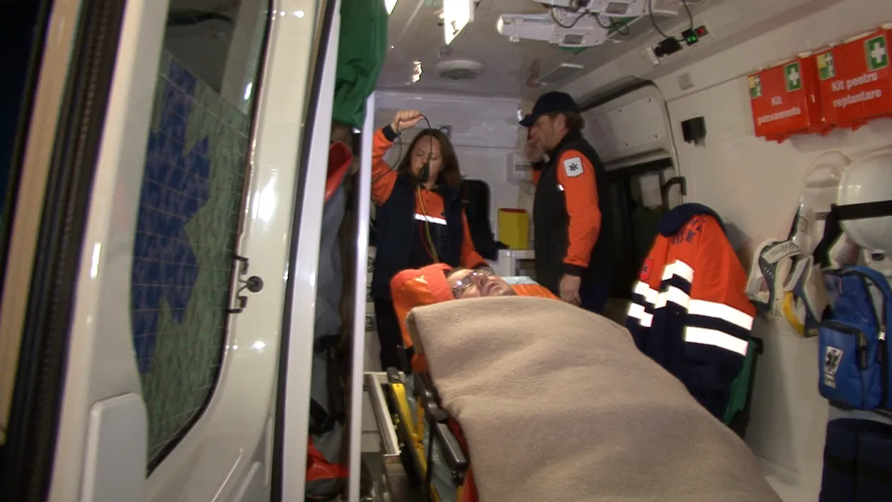 Un tânăr s-a înjunghiat în inimă în Mănăstirea Caraiman! A cerut să i se citească o rugăciune înainte de a-şi înfige cuţitul!