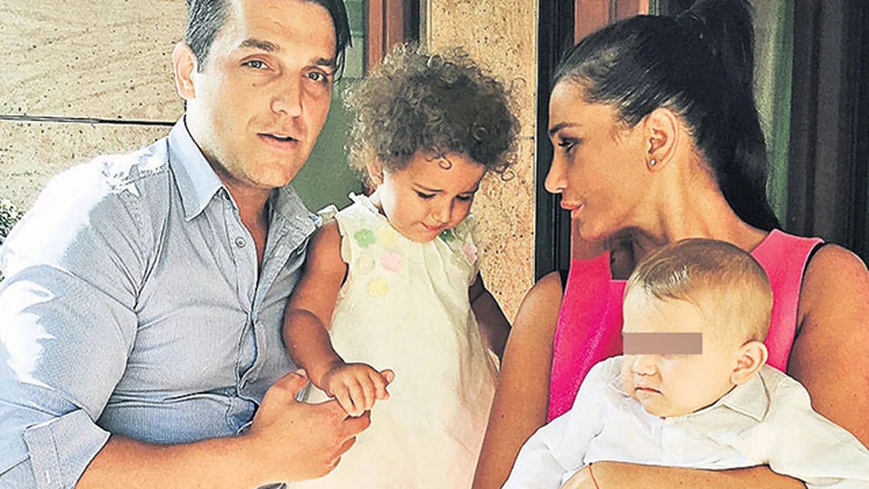 Ce mare a crescut baietelul Elenei Basescu! Fostul presedinte al Romaniei, imagine de colectie alaturi nepotul sau!