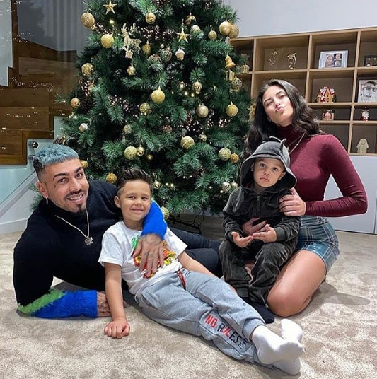 Abi Talent a prins curaj de când Anamaria Prodan i s-a alăturat în războiul cu Alex Velea! Ce a putut să spună despre băieții cântărețului și ai Antoniei. A șters mesajele, dar noi le-am salvat