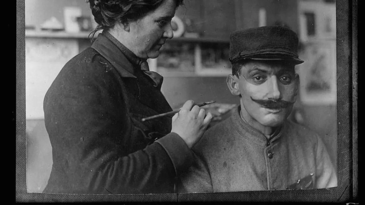 Imagini rare cu soldaţii din Primul Război Mondial! Transformarea incredibilă prin care treceau dacă erau desfiguraţi pe câmpul de luptă