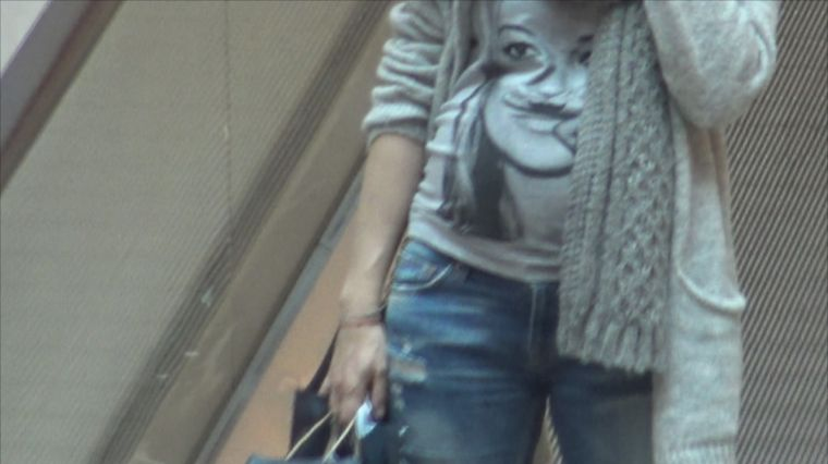 Simona Gherghe, însărcinată în 6 luni, și-a etalat burtica la mall