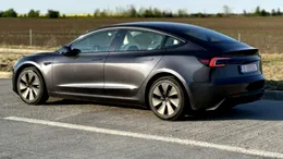 Tesla dublează sprijinul pentru mașinile electrice în România. Model 3 coboară sub 30.000 de euro, iar Model Y sub 34.000 de euro