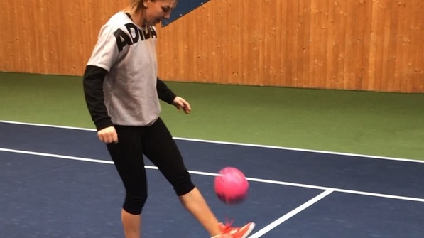 Cum şi-a făcut Simona Halep la Elle Style Awards! Nu o vezi aşa prea des