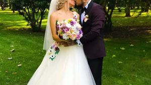 Elly şi Cristian s-au cununat religios! Imagini de colecţie de la nunta foştilor concurenţi de la ”Mireasă pentru fiul meu”