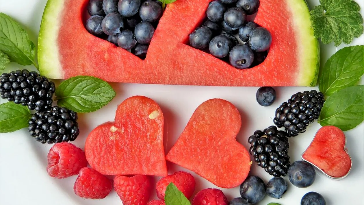 Top 10 fructe pentru zilele caniculare. Alimente cu care învingi căldura