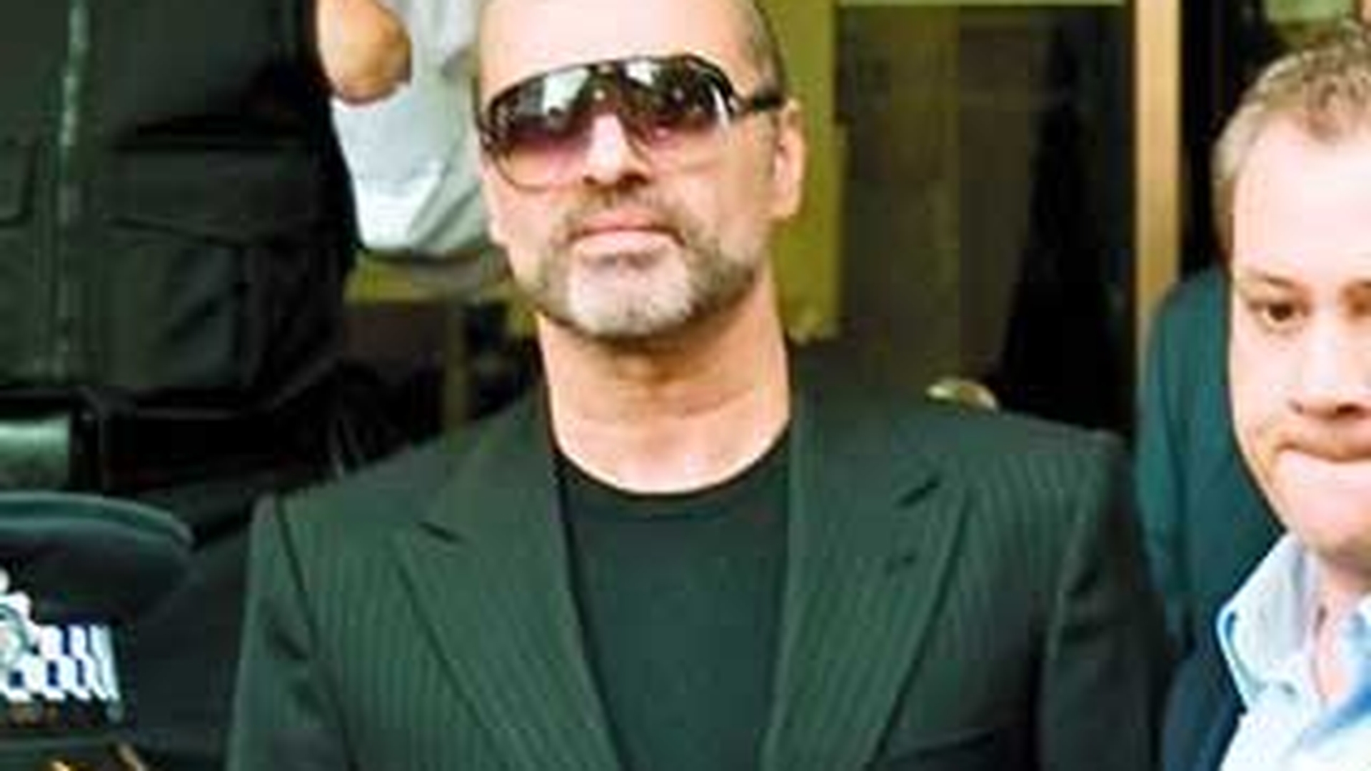 George Michael recunoaste ca a meritat cele patru saptamani de inchisoare