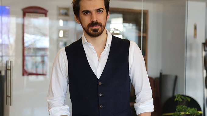 TUNCAY, deja îndrăgostit?! Cum a apărut la nici o lună de la divorţ