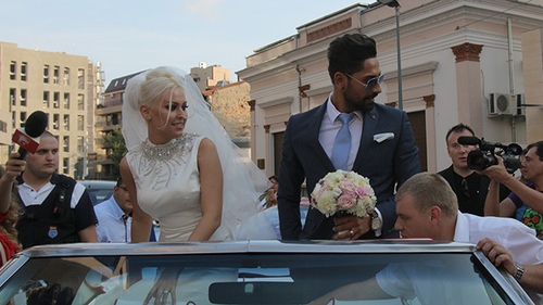 Atac FARA PRECEDENT! Iulia Albu se ia de etnia lui Connect-R: "KUNG FU" mamaliga, izmene si viori"