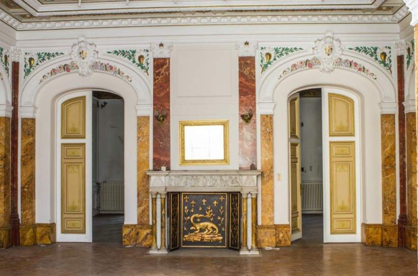 Interiorul vilei Edgar Mavrocordat, care a găzduit timp de mulţi ani sediul Ambasadei SUA la Bucureşti