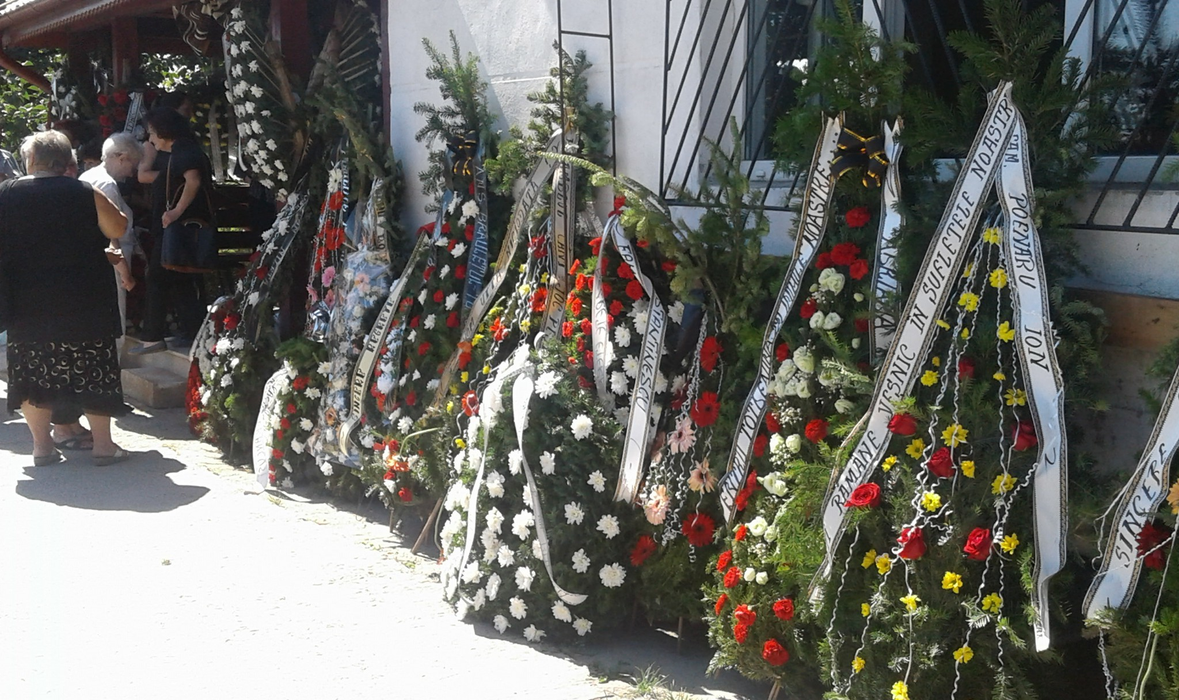Primele imagini de la înmormântarea EMILIEI BUBULAC!