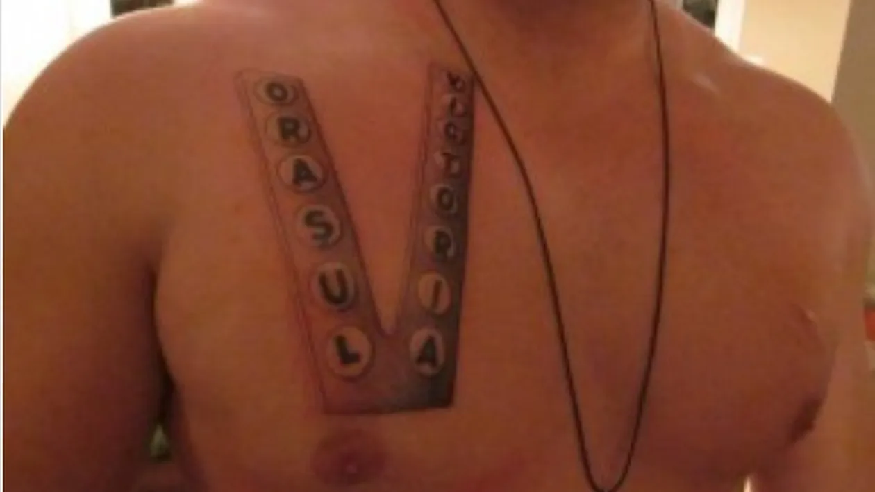 Incredibil! Ce si-a putut TATUA pe piept un american dupa ce a vizitat ROMANIA