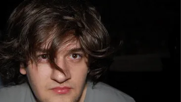 Nu vedeti dublu! El este adevaratul “fratziwear” a lui Smiley!