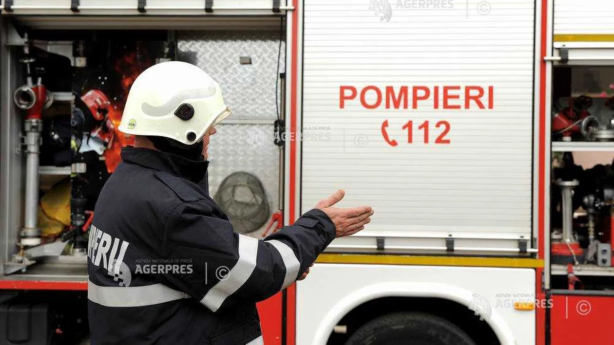 Evacuare la o școală din Bistrița-Năsăud. Tabloul electric a luat foc