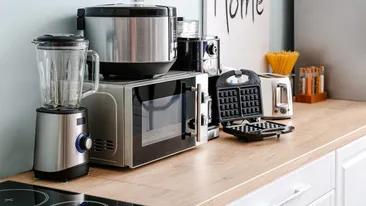 Un chiriaș a fost somat de proprietar să scoată din priză toate electrocasnicele. Situația a împărțit internetul în două