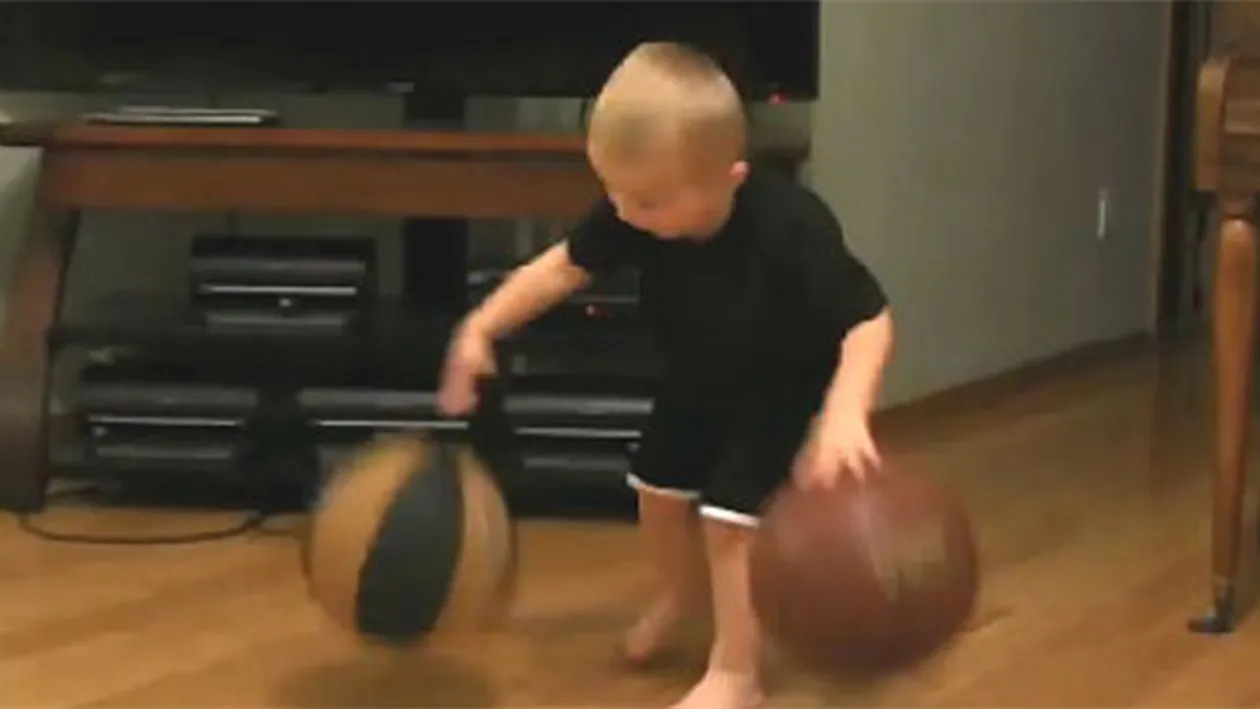 VIDEO Doi actori celebri, umiliti de un pusti de doar 2 ani! Cum au reusit sa iasa sifonati dintr-o confruntare cu micutul