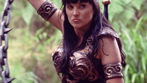 O mai tineti minte pe bruneta Xena? Acum e blonda! Vezi cat de mult s-a schimbat