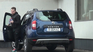 Fără Mercedes, părăsit de gagică, BOZO era să se răstoarne cu Dacia! Şefa de la Fonduri Europene a luat măsuri drastice împotriva fiului