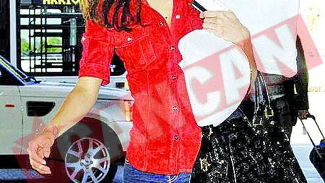 Eva umbla cu perna dupa ea