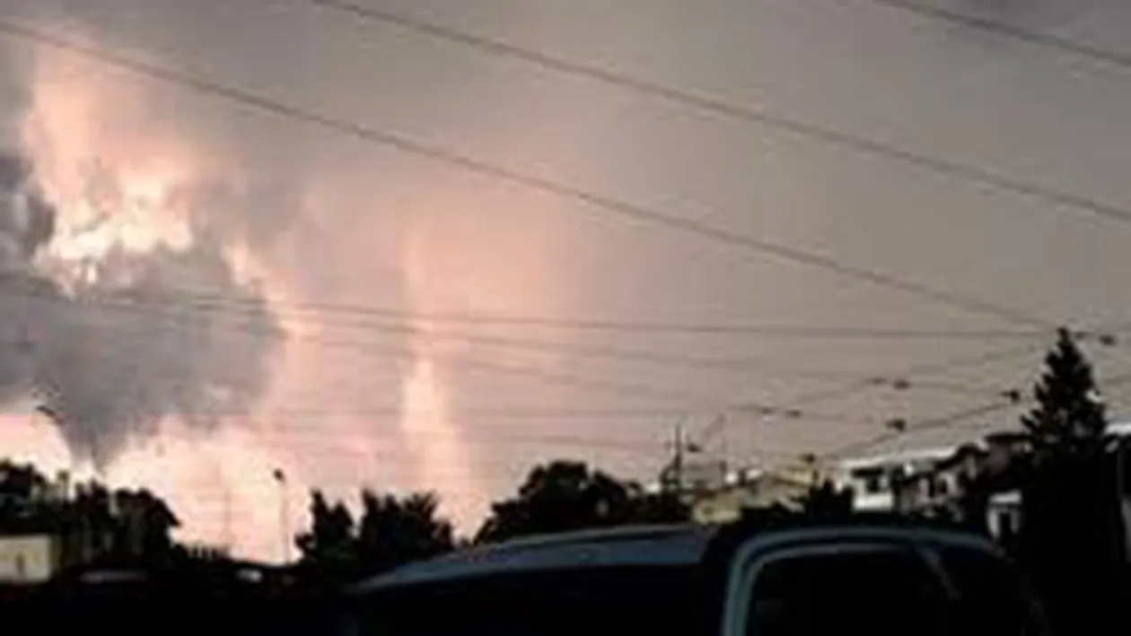 Cod galben de ploi torentiale, grindina si vijelii in aproape toata tara, pana maine seara