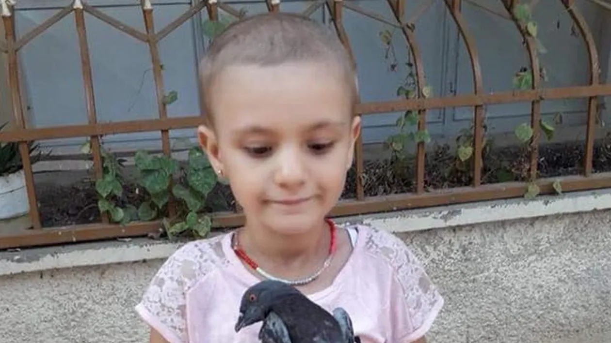 O fetiță de cinci anișori suferă de cancer în fază terminală! Familia nu își poate permite operația de 40.000 de euro: „Haideți să fim alături de acest pui de om!”