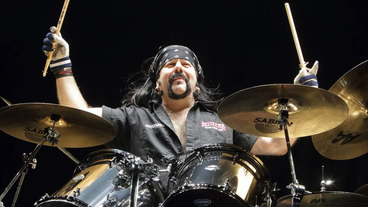 Tragedie în muzică. Vinnie Paul, fostul baterist al trupei Pantera, a murit la 54 de ani!