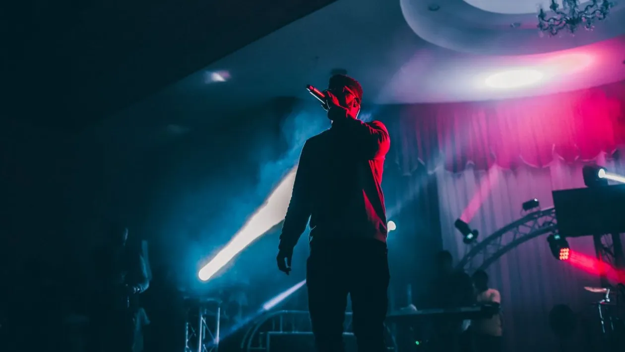 Pandemia a crescut tarifele vedetelor! Cât cer artiștii români pentru un show complet? Florin Salam, Jador sau Pepe sunt unii dintre cei mai bine plătiți