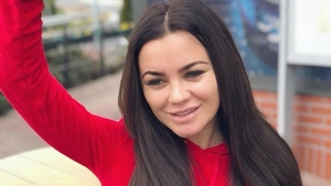 Primele declaraţii ale cântăreţei acuzată că s-a operat pentru a arăta ca Denisa Manelista