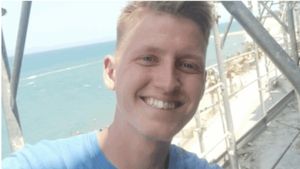 Alex, un tânăr de 22 de ani, găsit mort în condiții suspecte. Familia face acuzații grave: ”A fost ucis!”