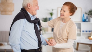 Ce a pățit un pensionar de 85 de ani din Italia, după ce a angajat o badantă româncă mult mai tânără