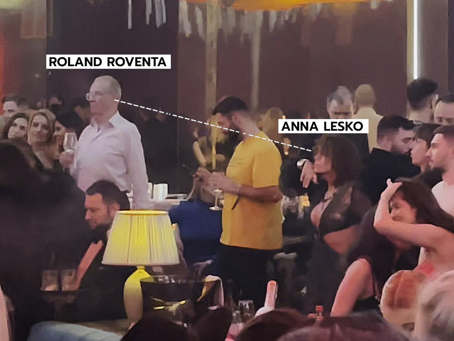 Anna Lesko nu-l scapă din priviri pe “Baby Broker” (Foto: CANCAN.RO)