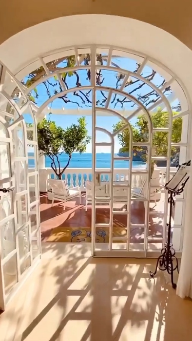 Terasa Villei Treville din Positano este superbă