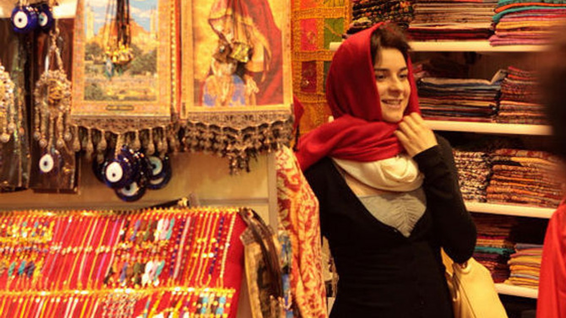 Aniela Petreanu s-a rasfatat in vacanta! A fost la Paris si Istanbul!