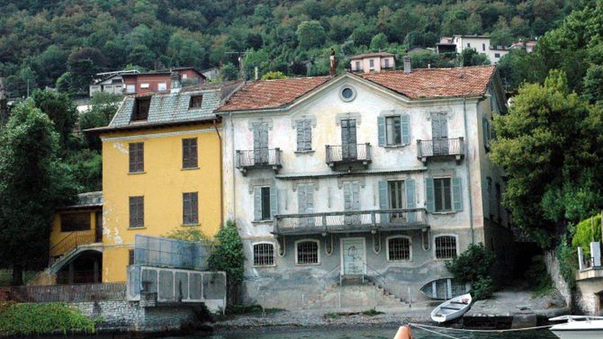 Bombe neexplodate din Al Doilea Razboi Mondial, gasite in apropierea vilei lui George Clooney