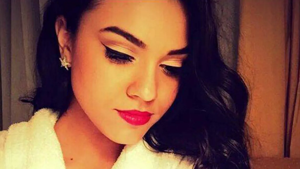 Isi consuma IUBIREA in vazul tuturor! Cum a fost surprinsa fiica lui Adi Minune alaturi de Franco!