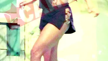Halle Berry, topless pe strada