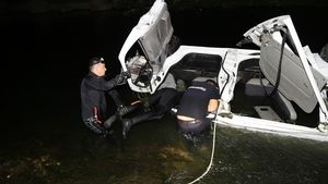 Accident cumplit la intrarea în BUCUREŞTI! Trei persoane, printre care o fetiţă de opt ani, au murit!