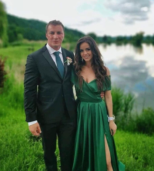 Cine este și cum arată Georgiana, soția lui Marian Godină de la Survivor 2026. Sunt căsătoriți de 6 ani și au două fete împreună