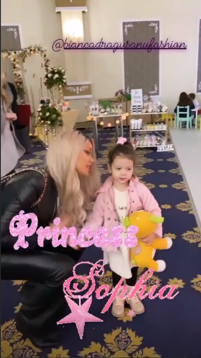 Bianca Drăgușanu, mesaje subliminale acide pentru soțul ei. Fosta prezentatoare îi bate obrazul, iar el i-a răspuns public