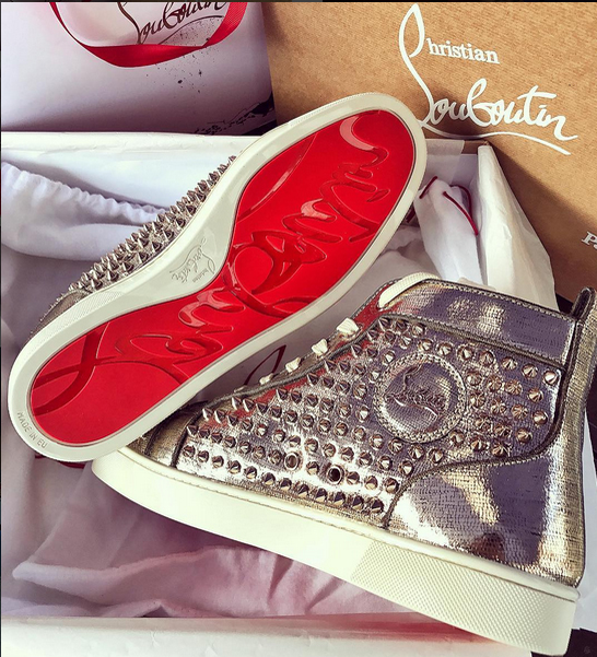 Cristian se mândreşte cu o pereche de încălţări şic: Christian Louboutin