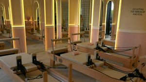 De peste Ocean, direct în Capitală! Cum arată studioul de pilates care face furori printre vedete. Vica Blochina și Vanessa s-au abonat!