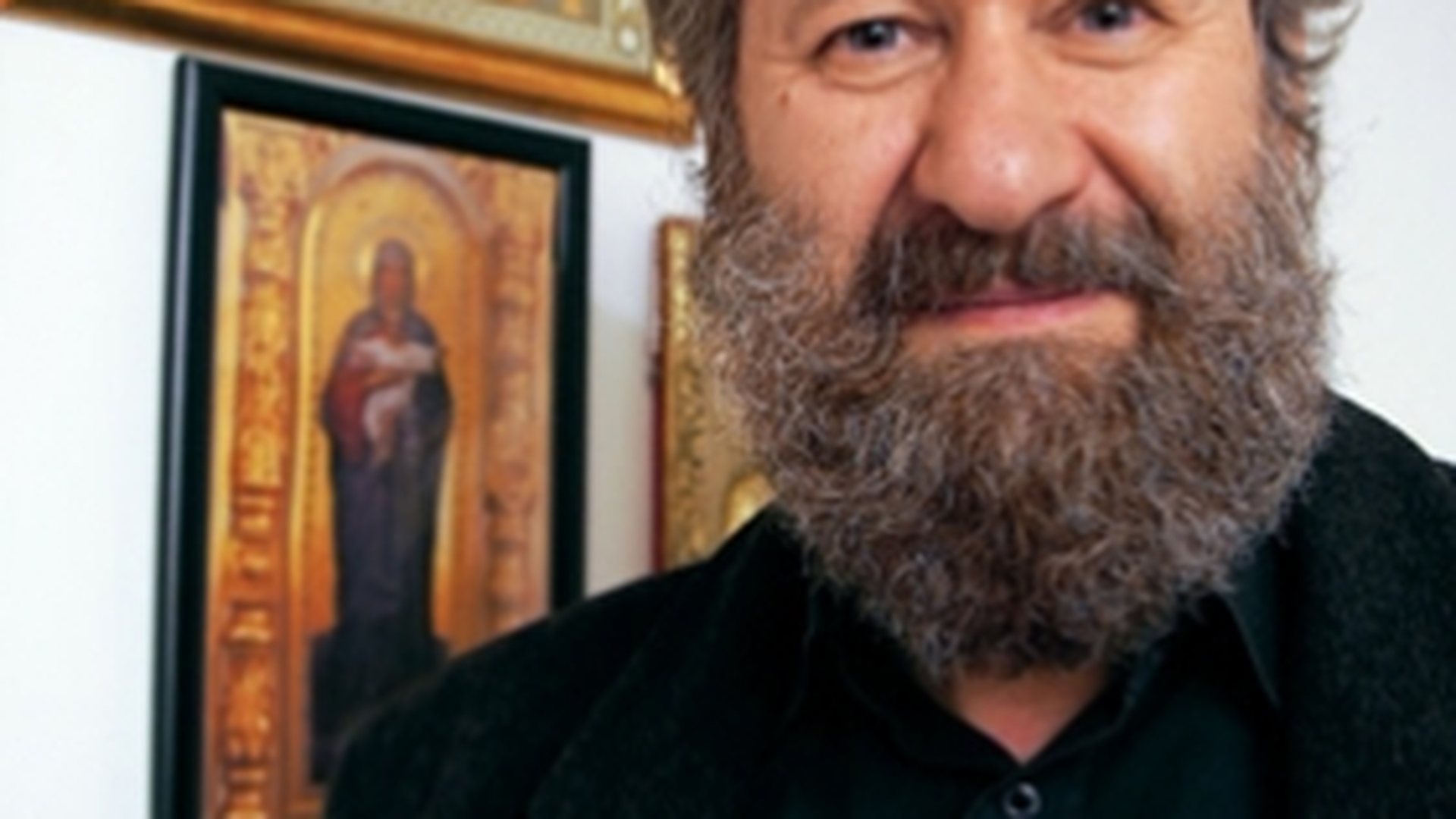 Incredibil! Nelu Curca din "La bloc" s-a facut preot! "Am facut un pacat si am simtit ca e unul greu". Si-a lasat barba!