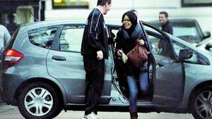 Premierul britanic a sarit in ajutorul dadacei soferite. Cel mai tare din parcare